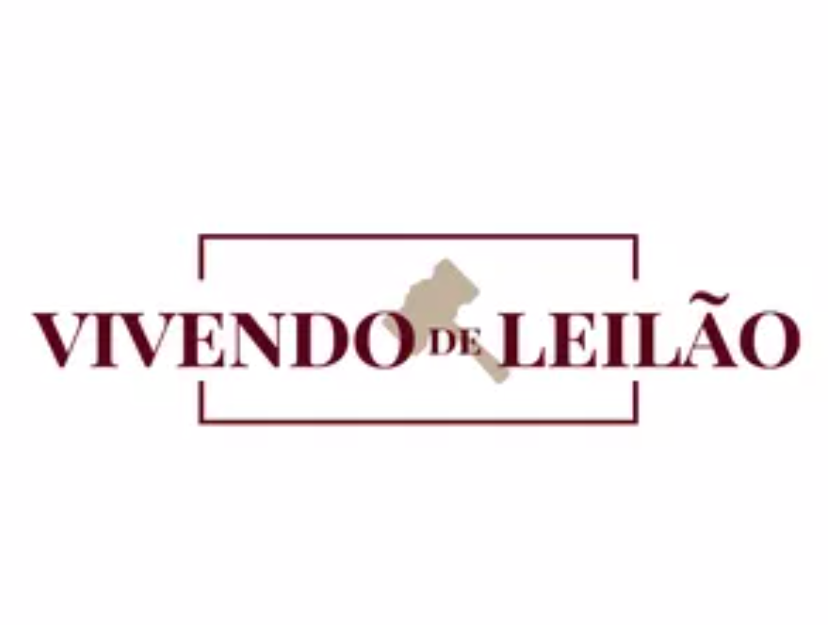 Priscila Perini apresentando o curso Vivendo de Leilão, com foco em investimentos imobiliários em leilões.