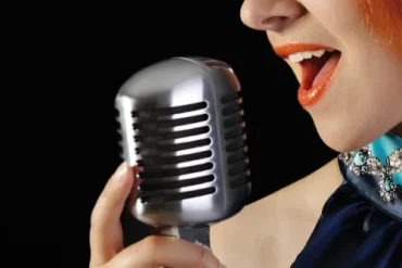 Curso de Canto Iara Negrete Além da Voz: Vocal Coach brasileira.