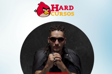 Pessoa gravando vídeo profissional com celular usando aplicativo Filmmaker Cell Pro.