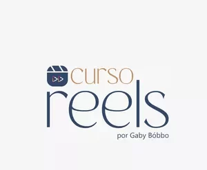Mulher sorridente gravando um vídeo para Reels no Instagram com um celular e ring light, com fundo de escritório moderno.
