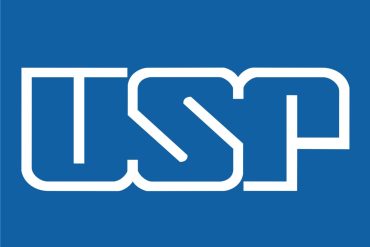 Capa do curso Terapia Intensiva USP com tema médico de destaque