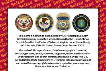 Capa do curso "Hacking": Ilustração de um hacker com um capuz, tela de computador com códigos binários e símbolos de segurança.