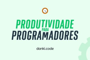 Programador focado trabalhando em código com alta produtividade em escritório moderno